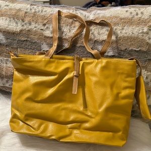 Yellow bag. No Brand tag.